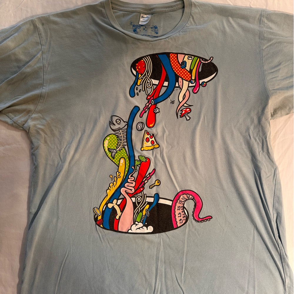 Screen printed original artist tee. Printed in Threadless tee. Men’s siz…